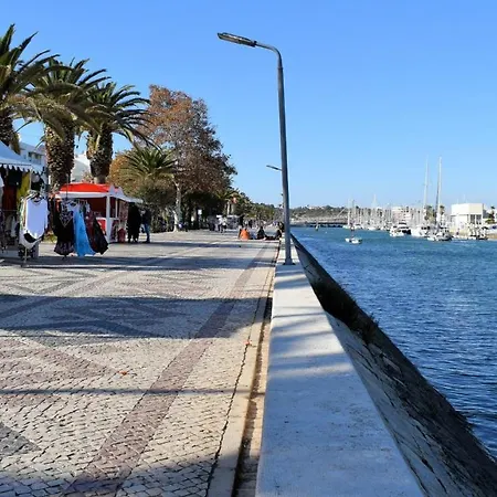 Apartment Near Marina